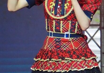 AKB48の伊藤百花がJapan Expo Thailand 2026のステージでパフォーマンスする様子