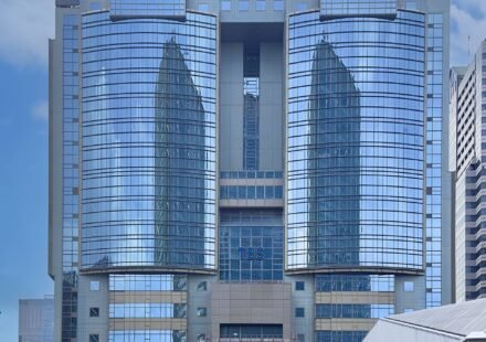 東京都港区赤坂にあるTBS放送センターの外観。日曜劇場「VIVANT」を放送するTBSの本社ビル（写真：Akonnchiroll / CC BY-SA 4.0）
